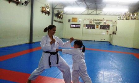 Mãe e filha treinam juntas na Matsumi